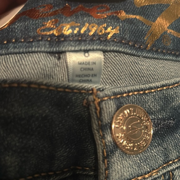 Seven7 Fray Hem Stretch Comfort Weekend Shorts Size 8. NWT. - Picture 5 of 13